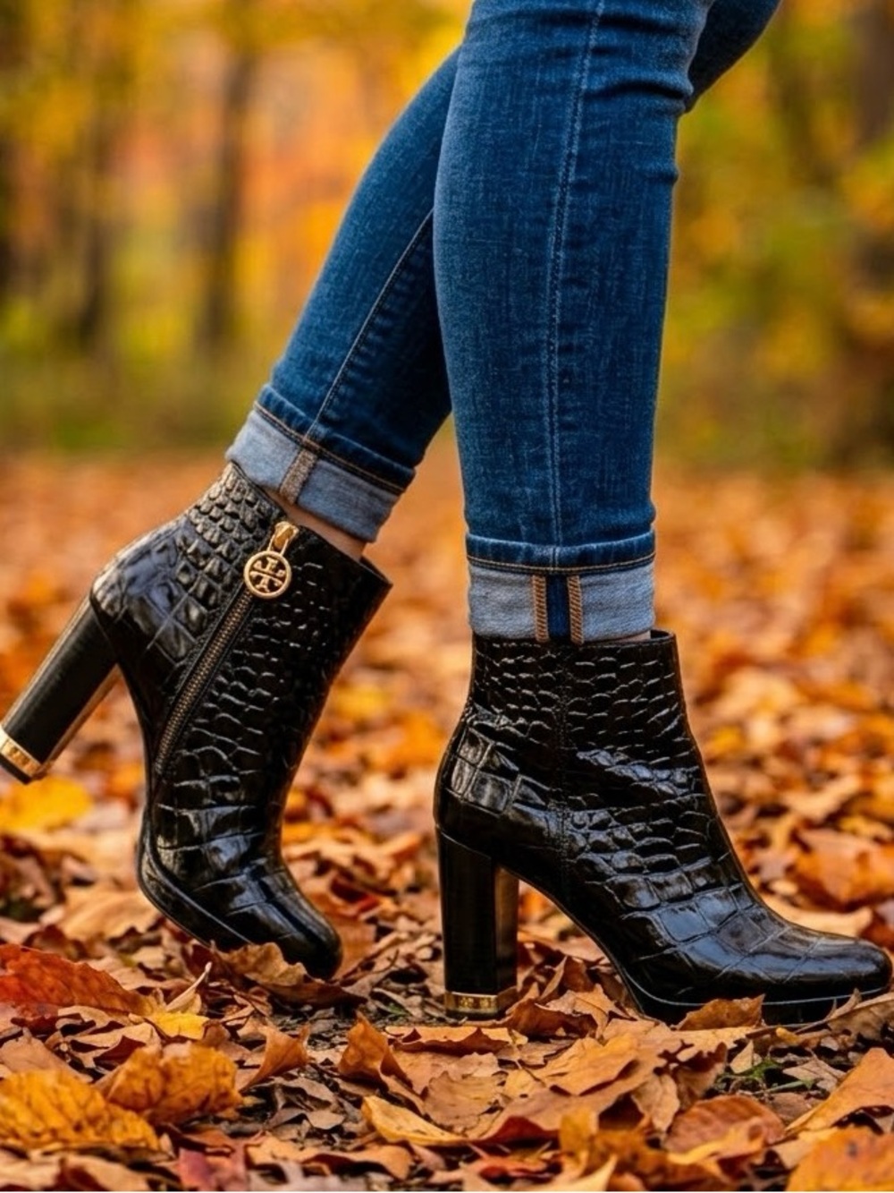 Tory Burch Womans Boots Black Crocodile Embossed Ankle Boots Size 7
